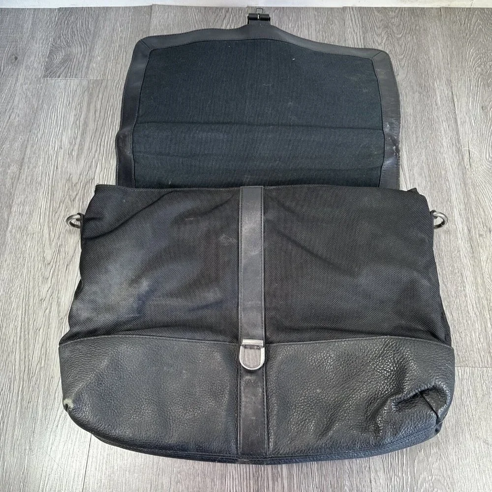 John Varvatos Black Leather Laptop Briefcase Shoulder Messenger Bag Stars READ